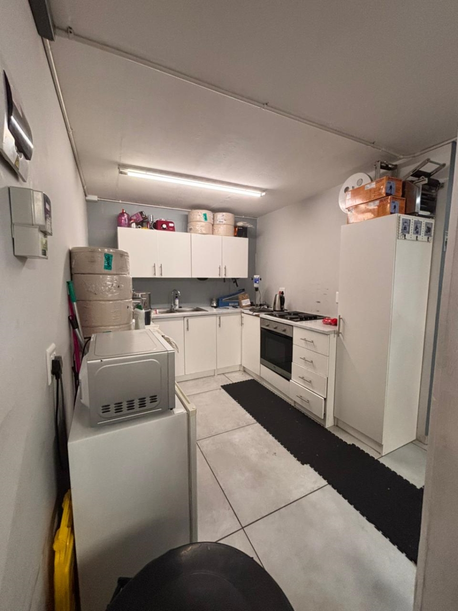 To Let commercial Property for Rent in Montague Gardens Western Cape